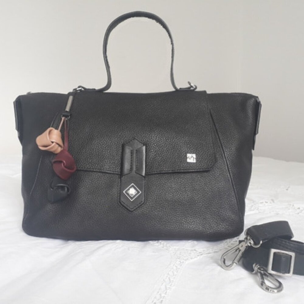 Vélez Genuine Pebble Leather Black Purse with Removable Crossbody Strap EUC